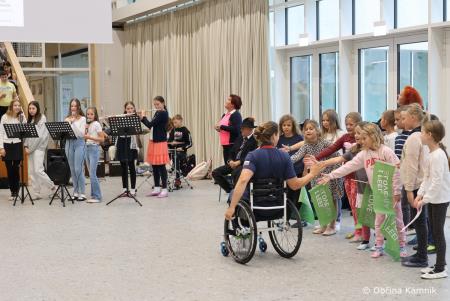 Nepozaben sprejem za bronasto Živo Lavrinc v rodnem Kamniku  (15)